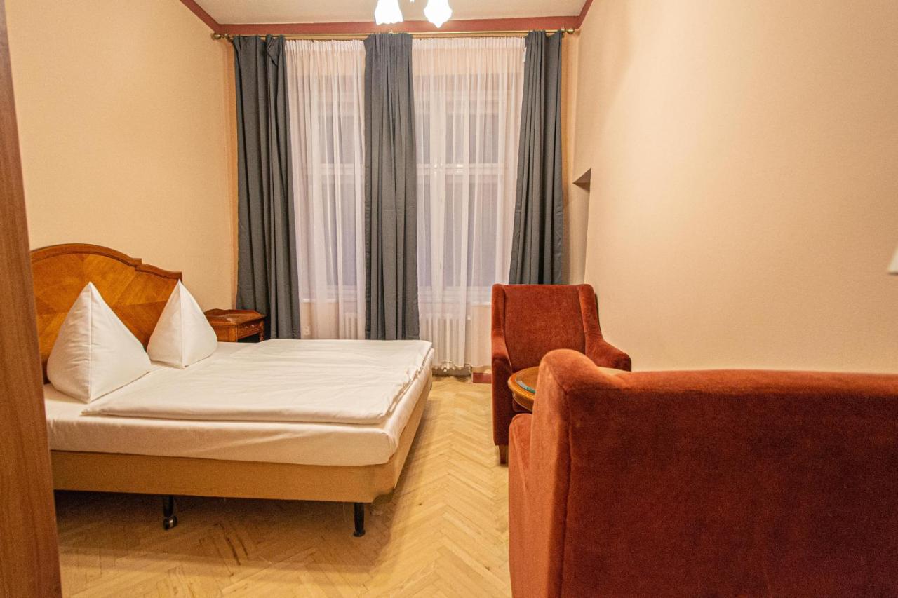 4 Bedrooms 130M2 Apartment At The Main City Square Praga Exterior foto